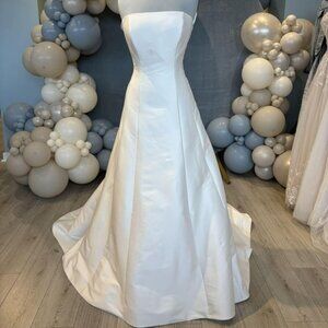 Classic Ivory Strapless Bridal Gown